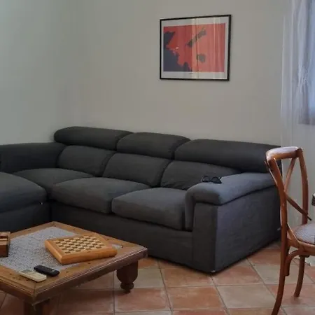 Mary's Flat דירה אולביה